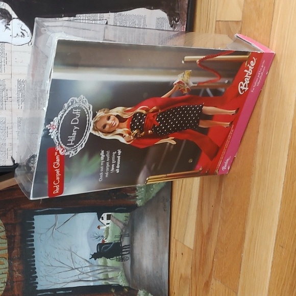 *Hilary Duff Barbie - Picture 8 of 10